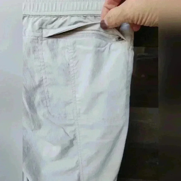 Orvis Women's Khaki Insect Shield Repellent Hiking Pants | Size 8 - Picture 3 of 8